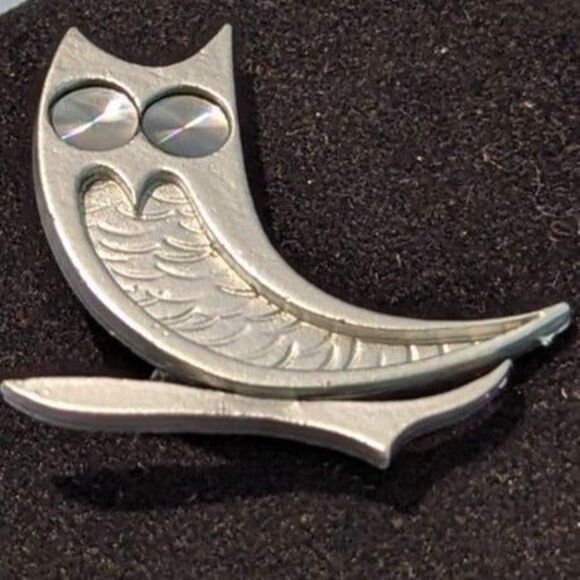 Owl Brooch Silver Tone - Picture 3 of 7
